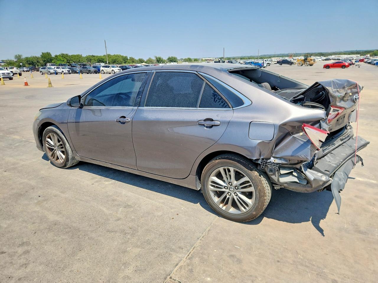 2016 TOYOTA CAMRY SE — снимка 2