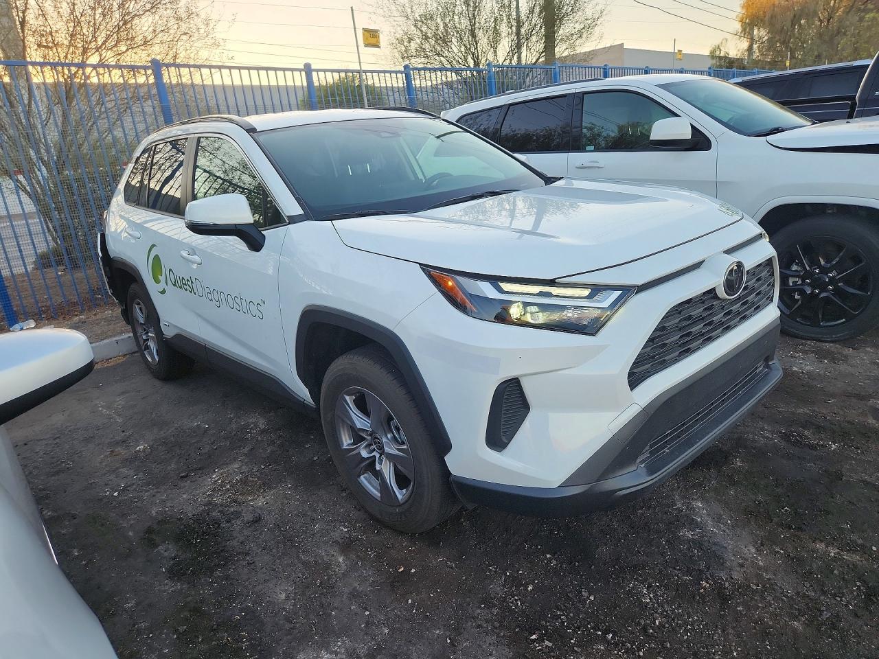 2025 TOYOTA RAV4 XLE — снимка 4