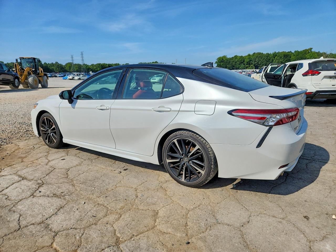 2019 TOYOTA CAMRY XSE — снимка 2