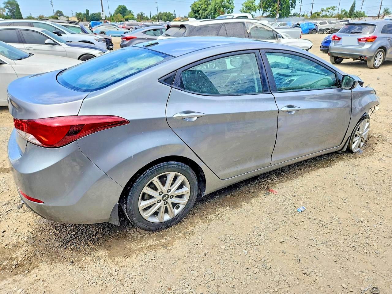 2016 HYUNDAI ELANTRA SE — снимка 3