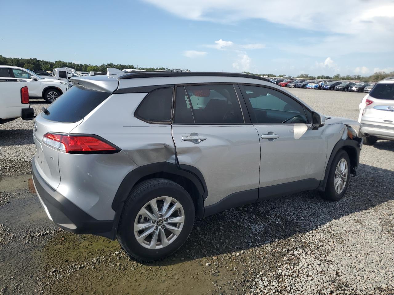 2024 TOYOTA COROLLA CROSS LE — снимка 3
