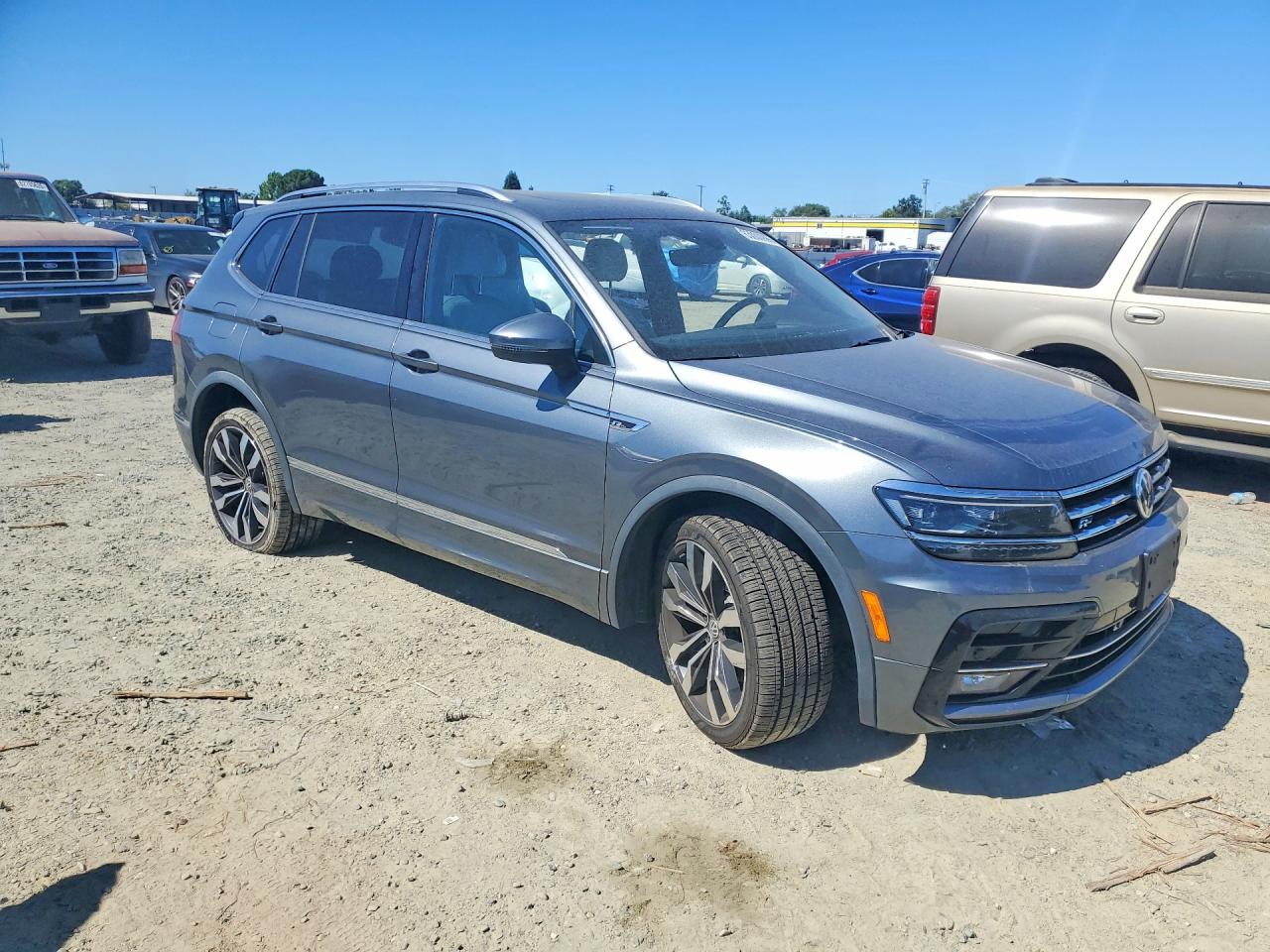 2020 VOLKSWAGEN TIGUAN SEL PREMIUM R-LINE — снимка 4