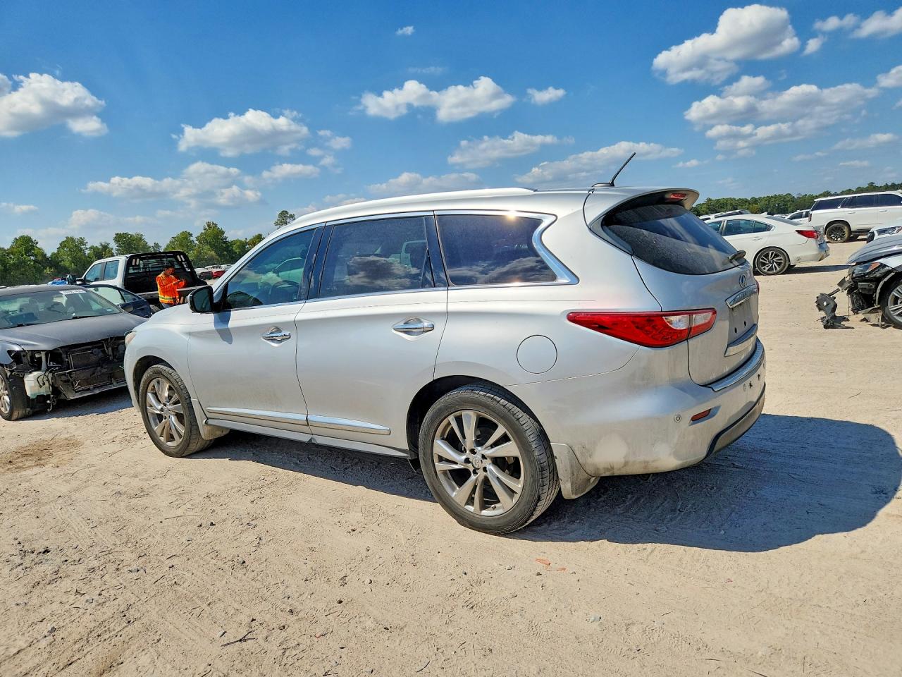 2013 INFINITI JX35 BASE — photo 2