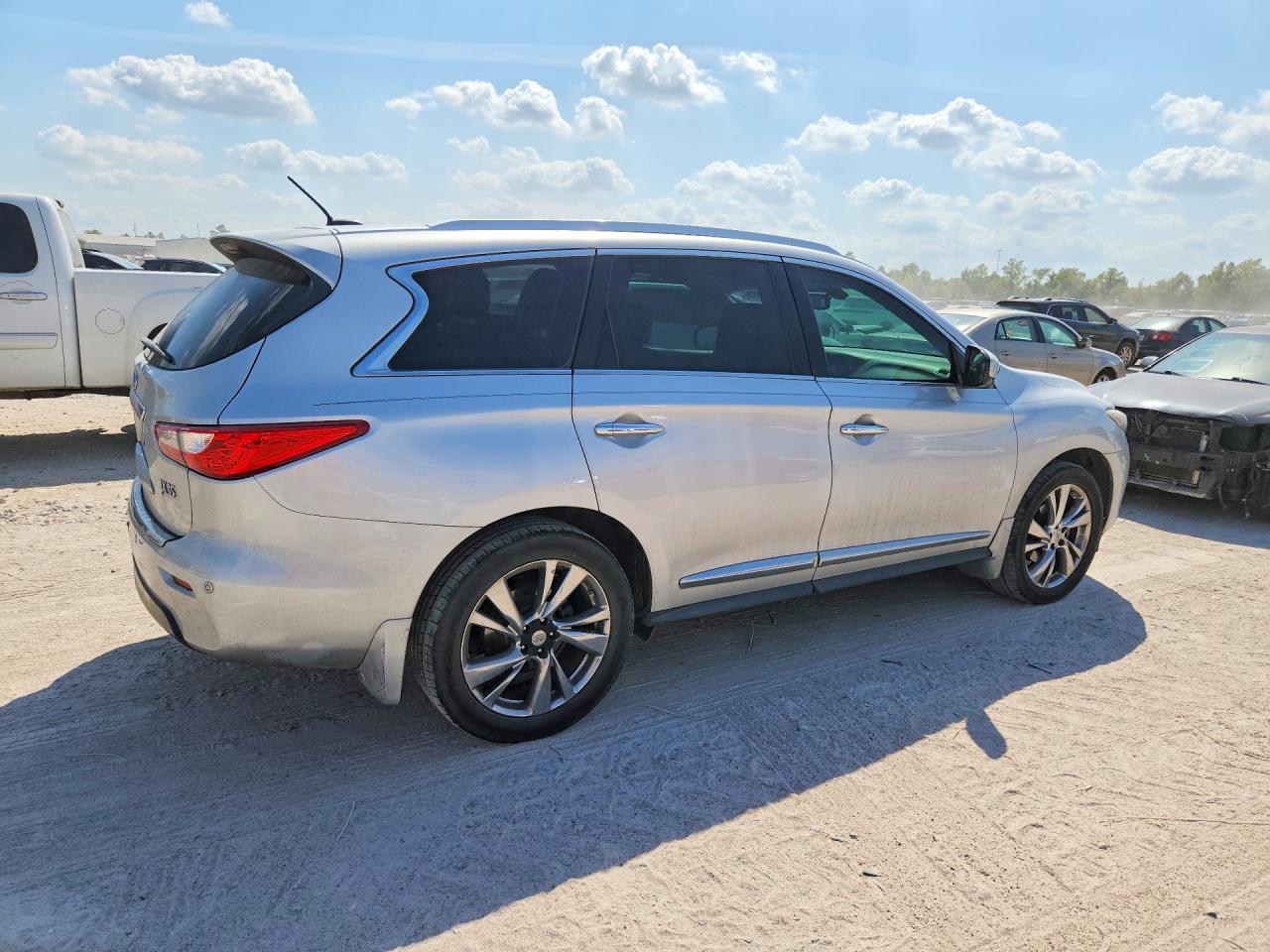 2013 INFINITI JX35 BASE — photo 3