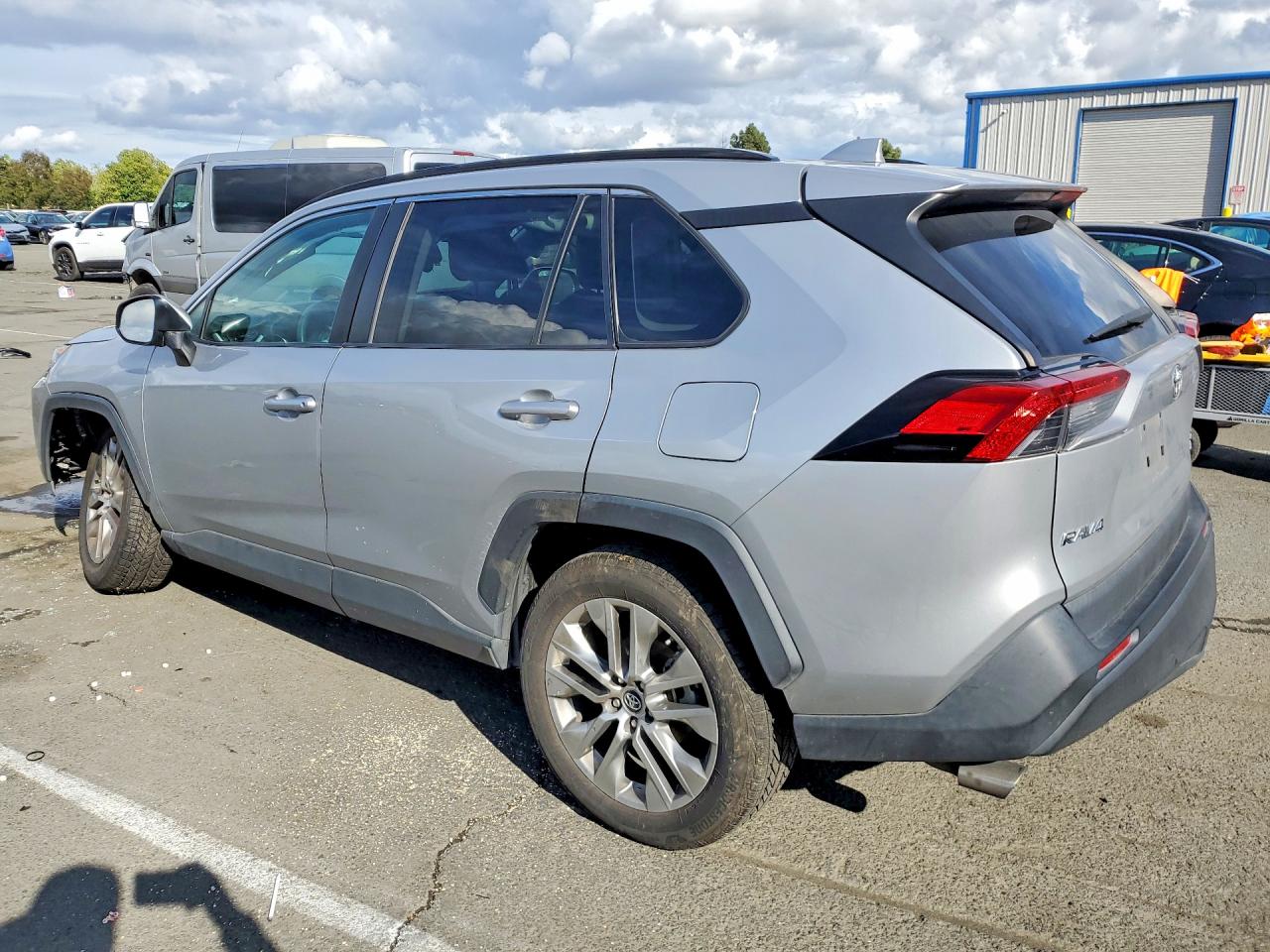 2019 TOYOTA RAV4 XLE PREMIUM — снимка 2