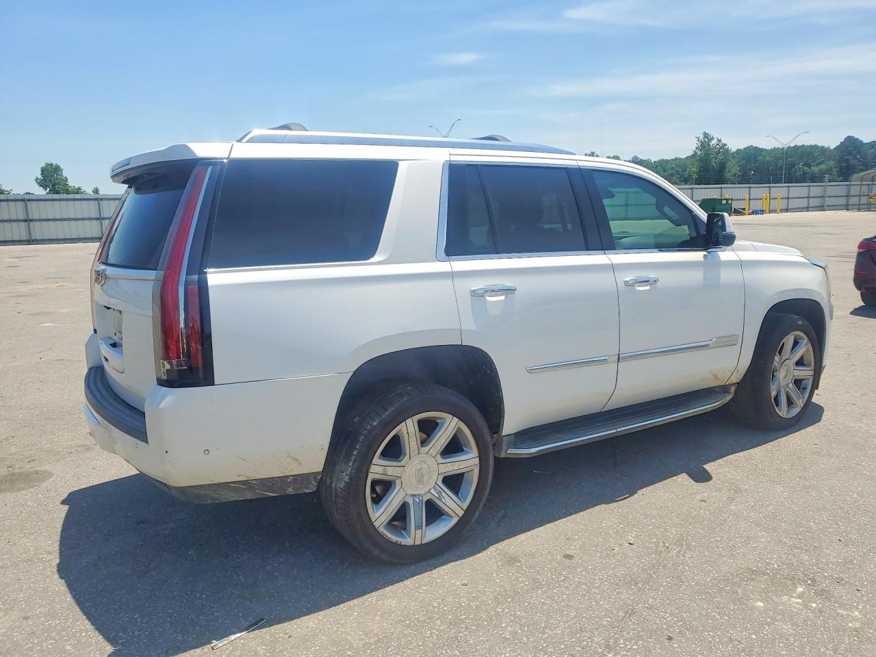 2017 CADILLAC ESCALADE LUXURY — снимка 3