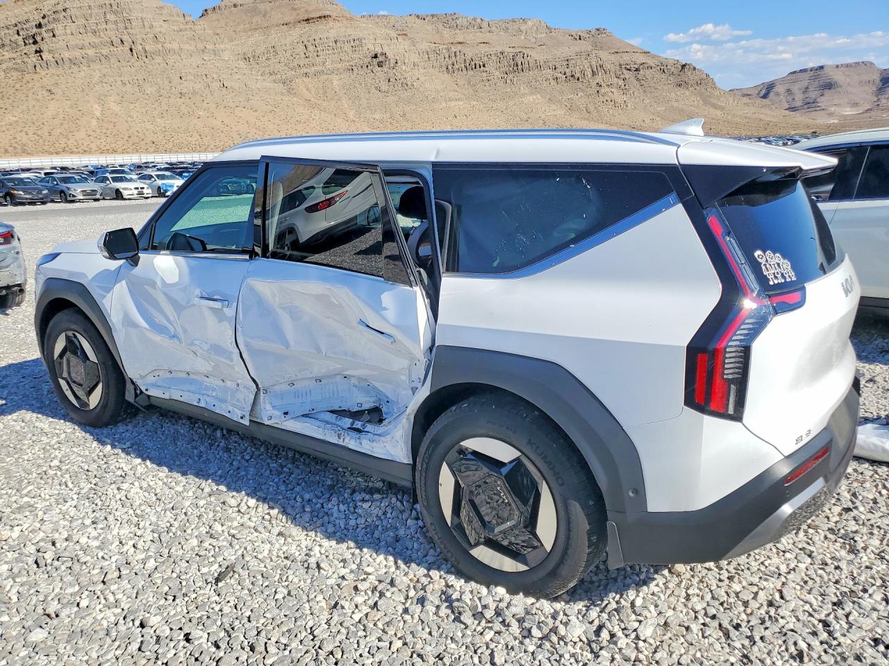 2026 KIA EV9 WIND — снимка 2