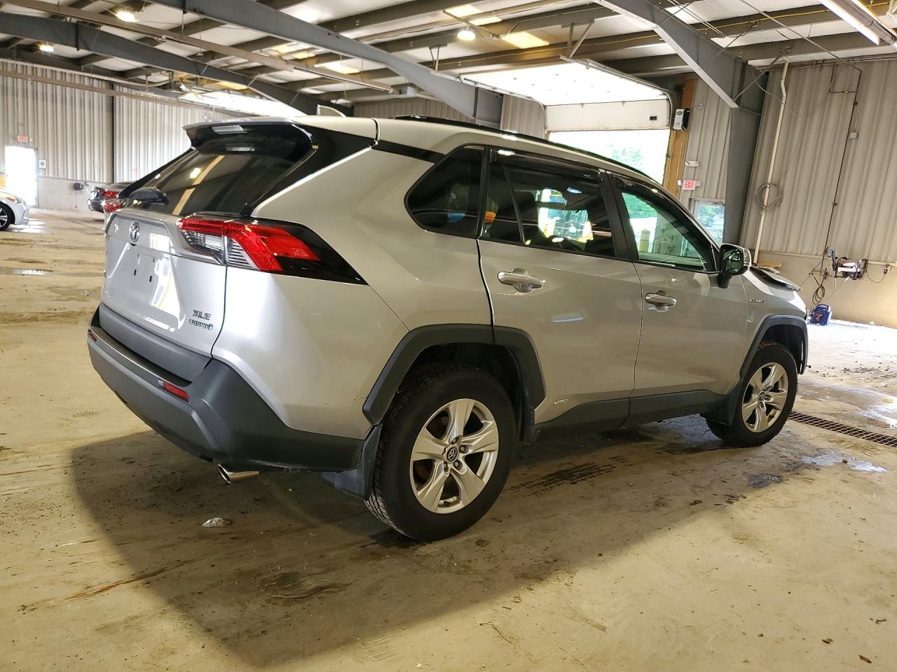 2019 TOYOTA RAV4 HYBRID XLE — снимка 3