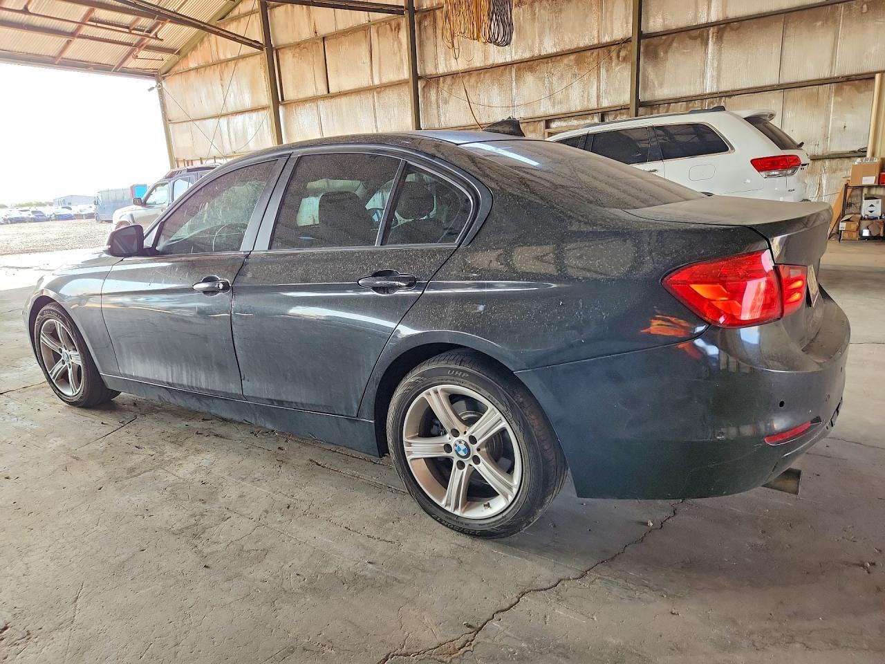 2014 BMW 320 I — снимка 2