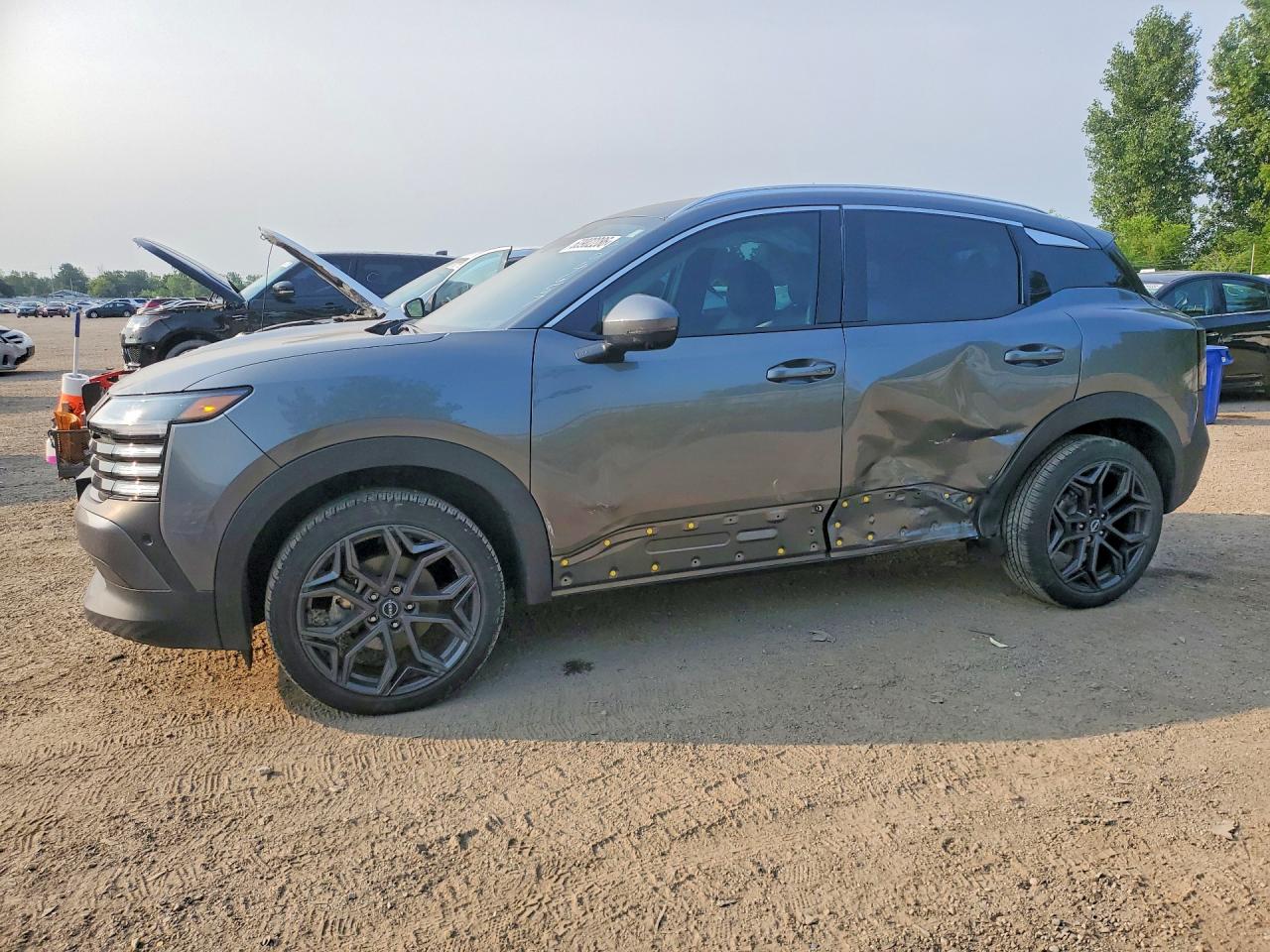 2025 NISSAN KICKS SR