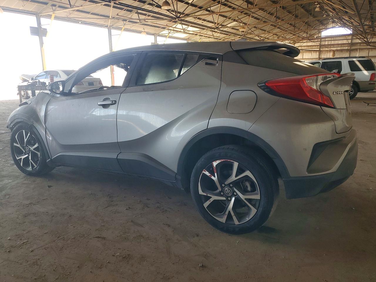 2019 TOYOTA C-HR XLE — снимка 2