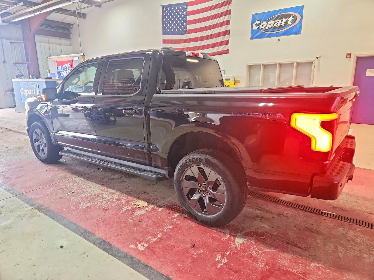 2025 FORD F150 LIGHTNING XLT — снимка 2