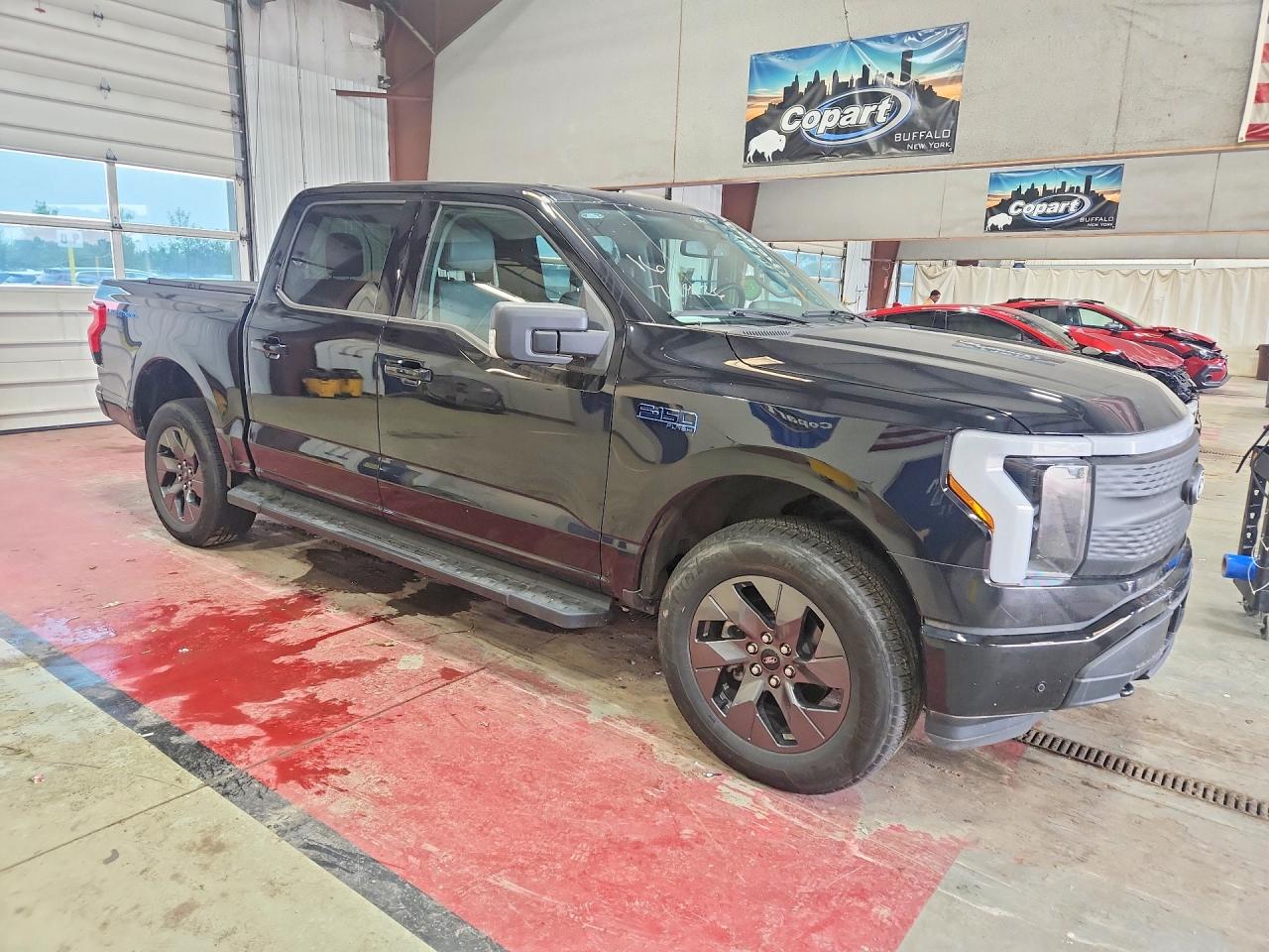 2025 FORD F150 LIGHTNING XLT — снимка 4