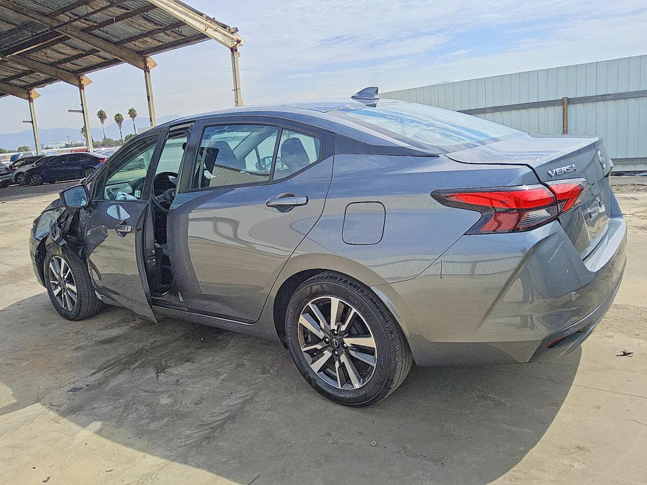 2025 NISSAN VERSA SV — снимка 2
