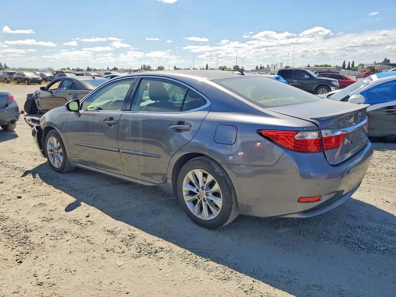 2013 LEXUS ES 300H — снимка 2
