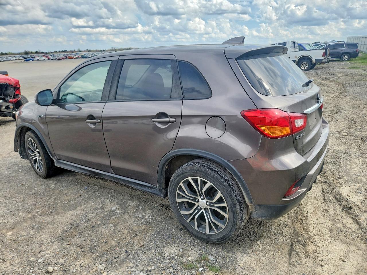 2019 MITSUBISHI OUTLANDER SPORT ES — снимка 2