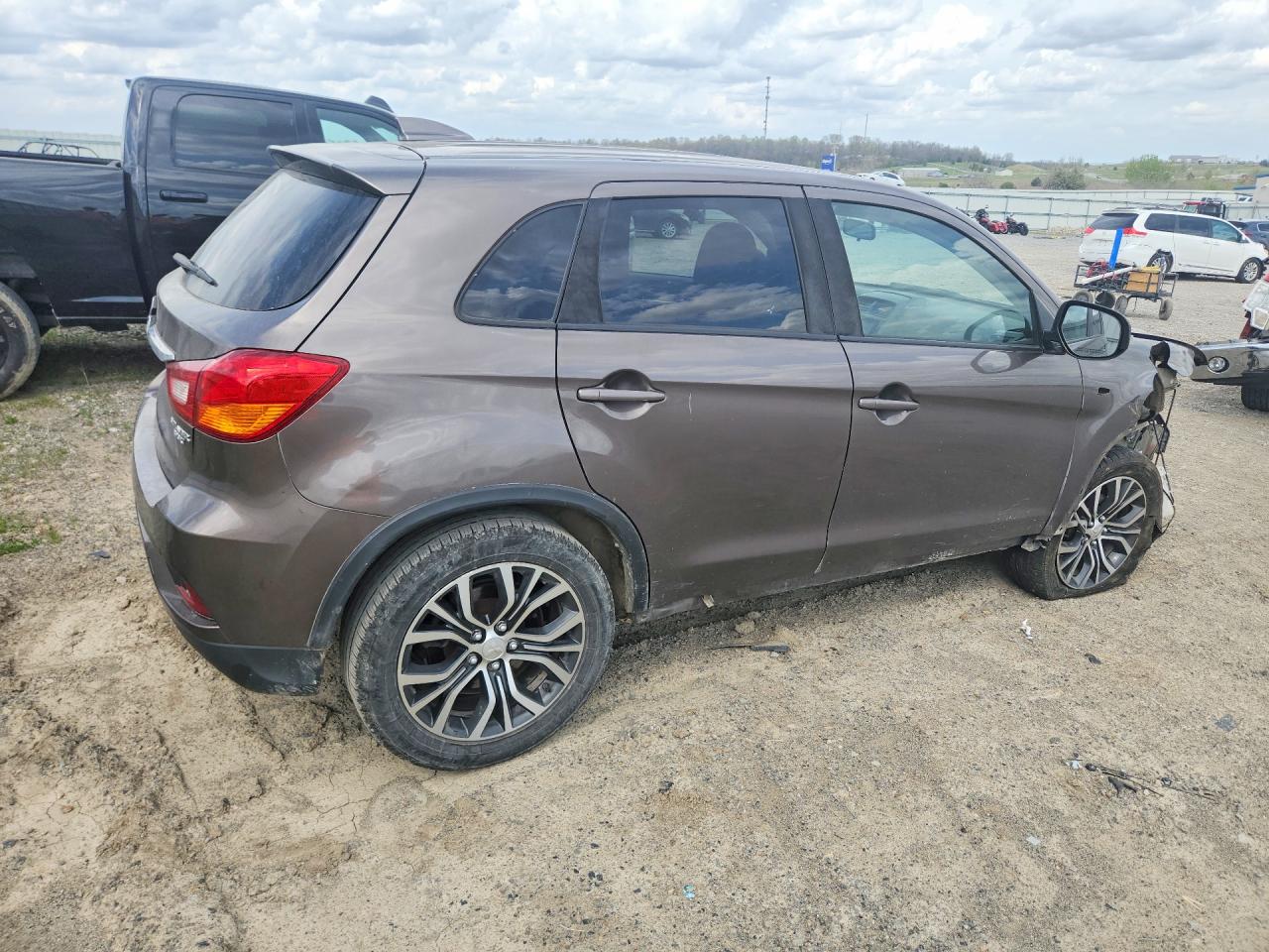 2019 MITSUBISHI OUTLANDER SPORT ES — снимка 3