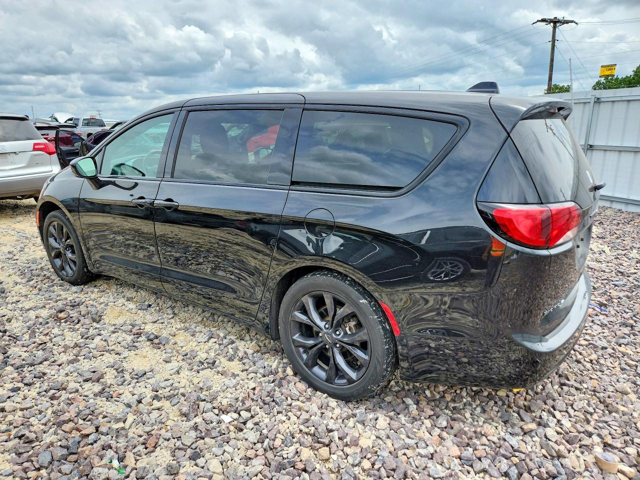 2019 CHRYSLER PACIFICA TOURING PLUS — снимка 2