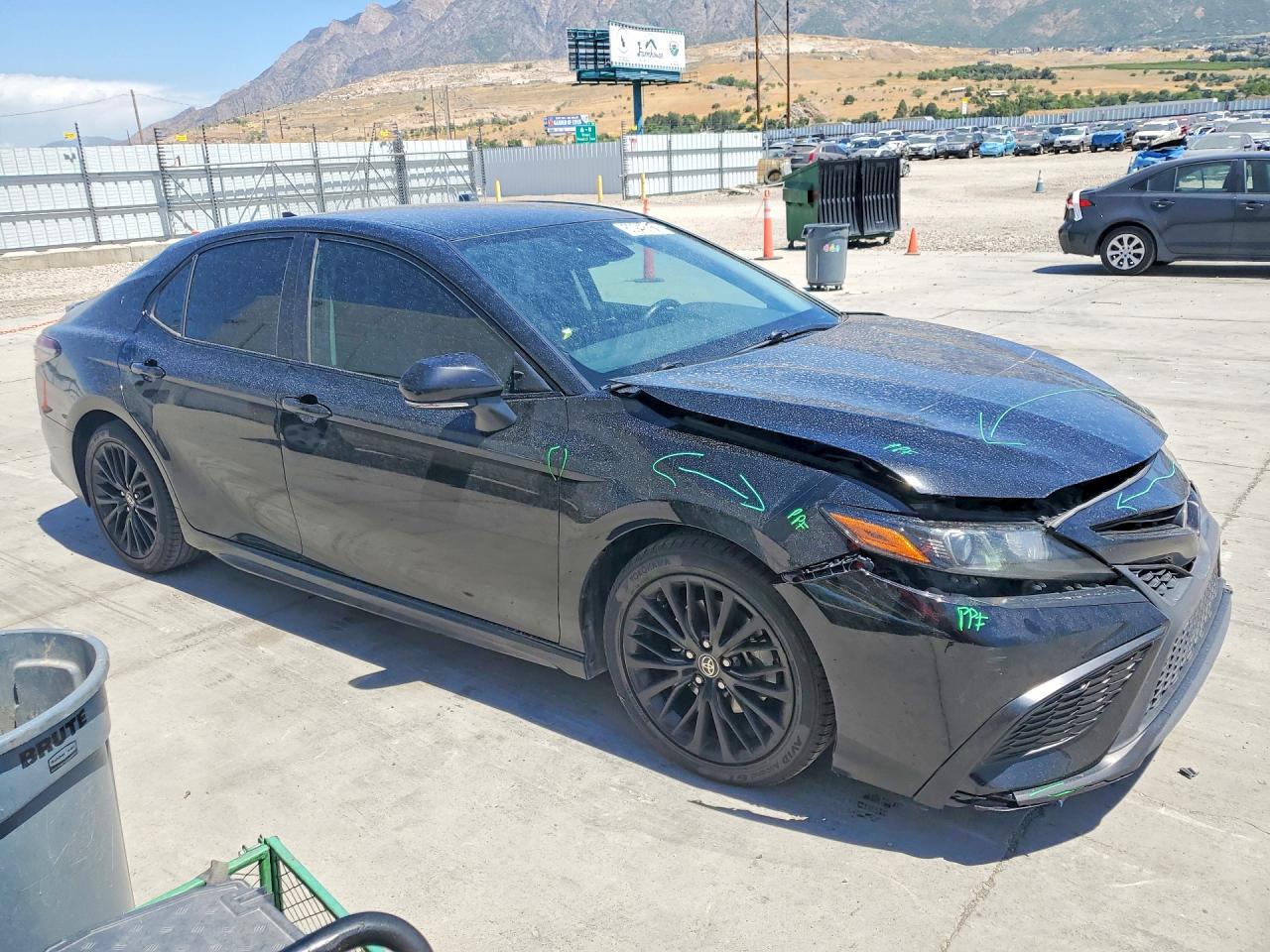 2022 TOYOTA CAMRY SE NIGHTSHADE — снимка 4
