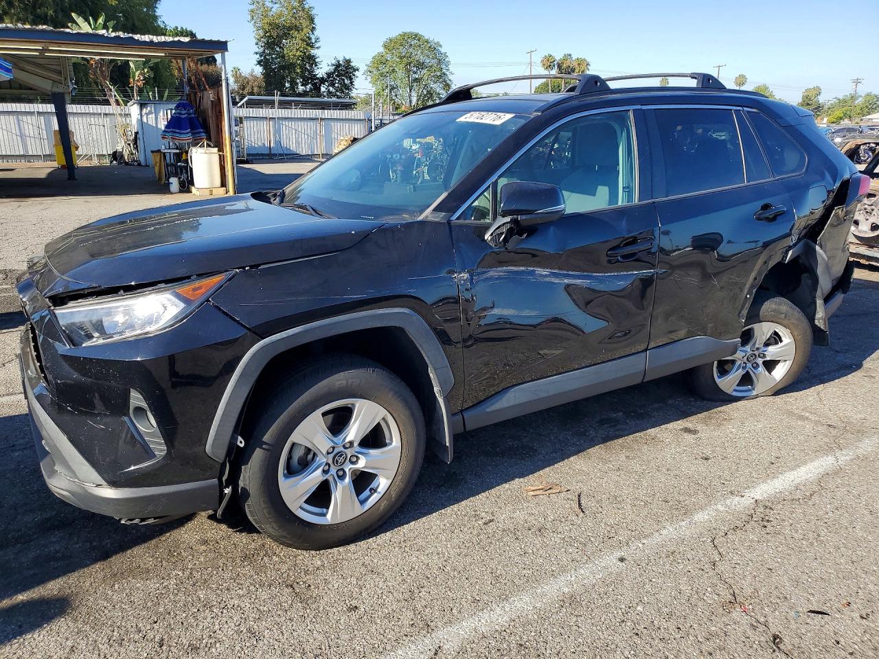 2020 TOYOTA RAV4 XLE