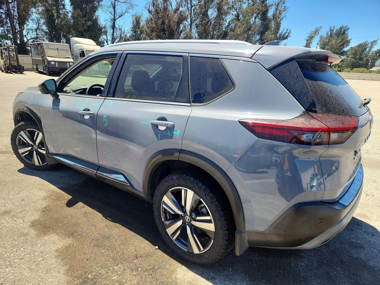 2021 NISSAN ROGUE SL — снимка 2
