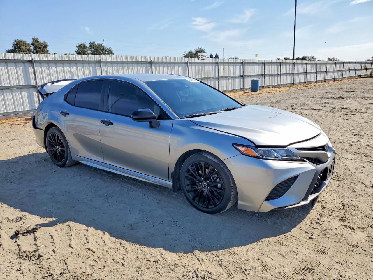 2019 TOYOTA CAMRY SE — снимка 4