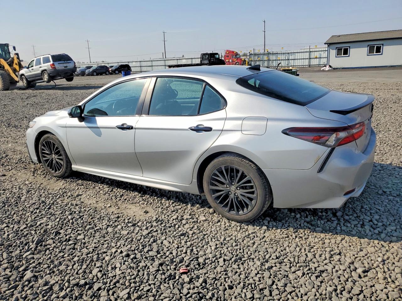 2021 TOYOTA CAMRY SE NIGHTSHADE — снимка 2