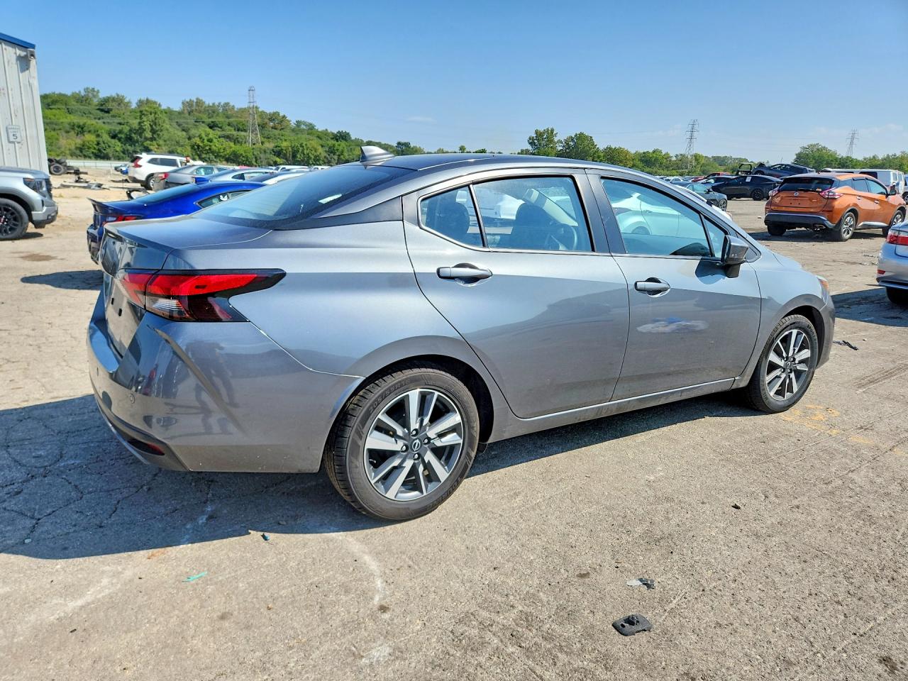 2025 NISSAN VERSA SV — снимка 3