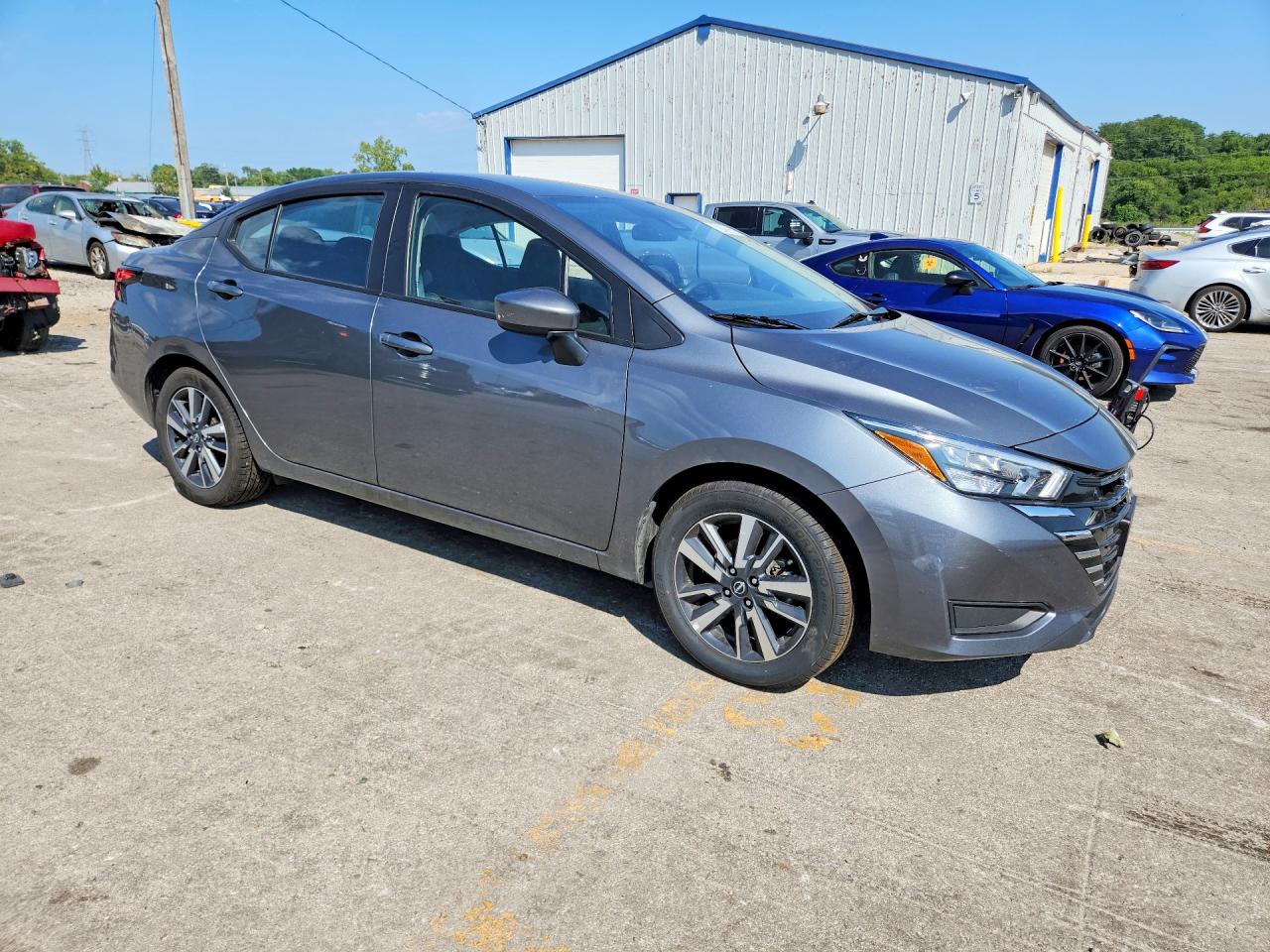 2025 NISSAN VERSA SV — снимка 4