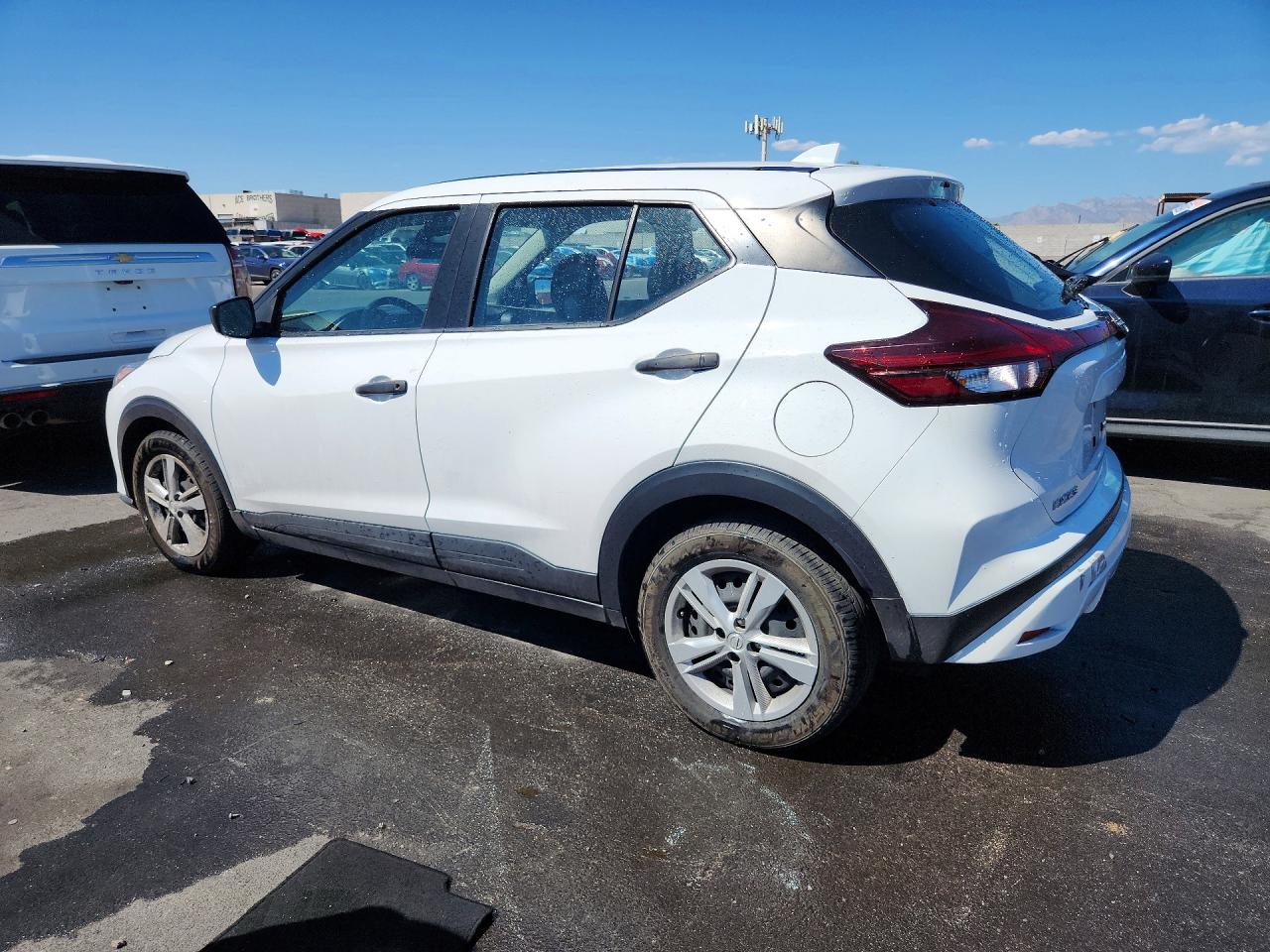 2024 NISSAN KICKS S — снимка 2