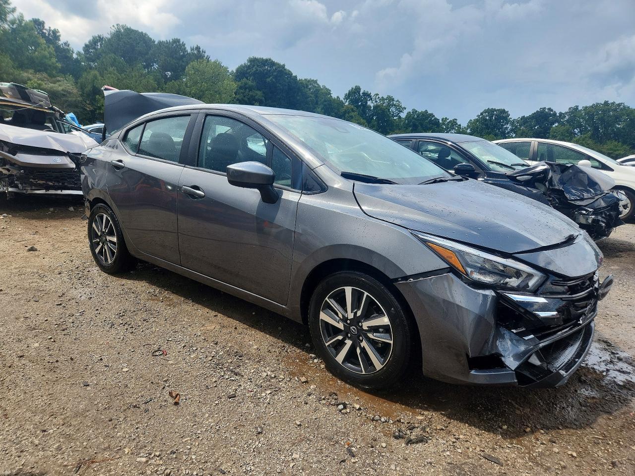 2025 NISSAN VERSA SV — photo 4