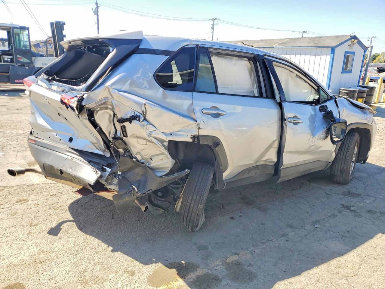 2024 TOYOTA RAV4 XLE — снимка 3