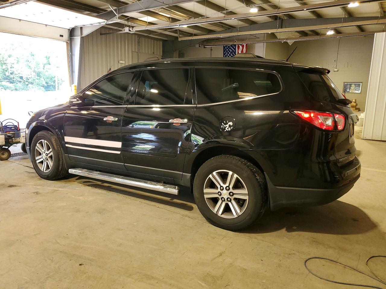 2017 CHEVROLET TRAVERSE LT — снимка 2