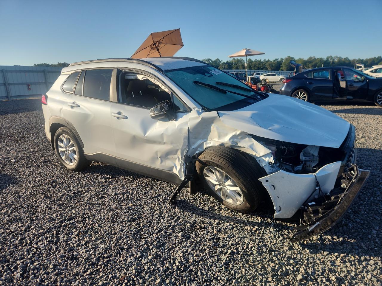 2025 TOYOTA COROLLA CROSS LE — снимка 4