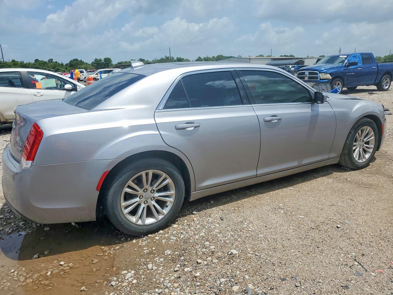 2017 CHRYSLER 300 LIMITED — снимка 3