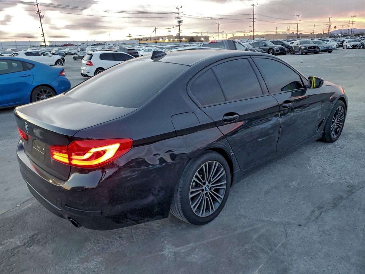 2020 BMW 530E — снимка 3
