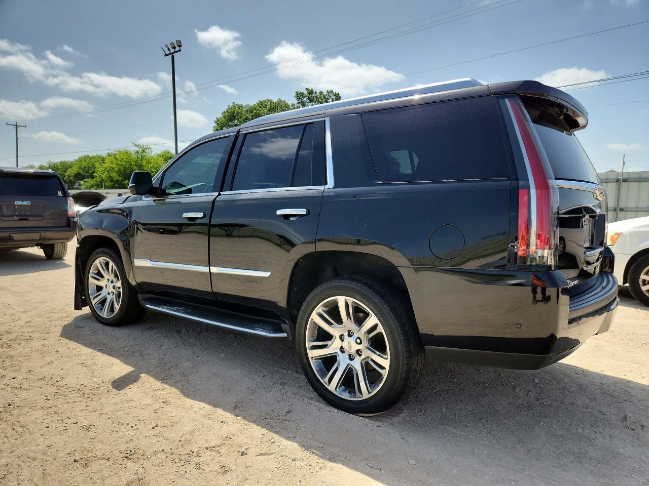 2017 CADILLAC ESCALADE LUXURY — снимка 2
