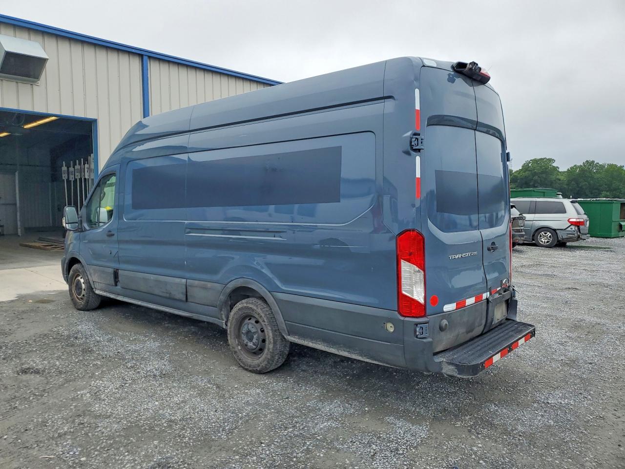 2020 FORD TRANSIT T-250 — снимка 2