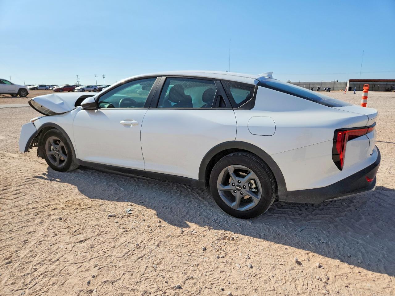 2025 KIA K4 LXS — снимка 2