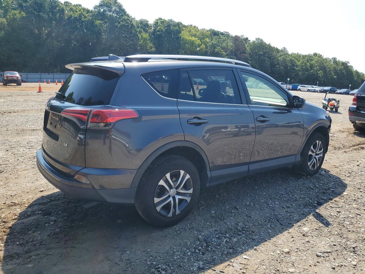 2018 TOYOTA RAV4 LE — снимка 3