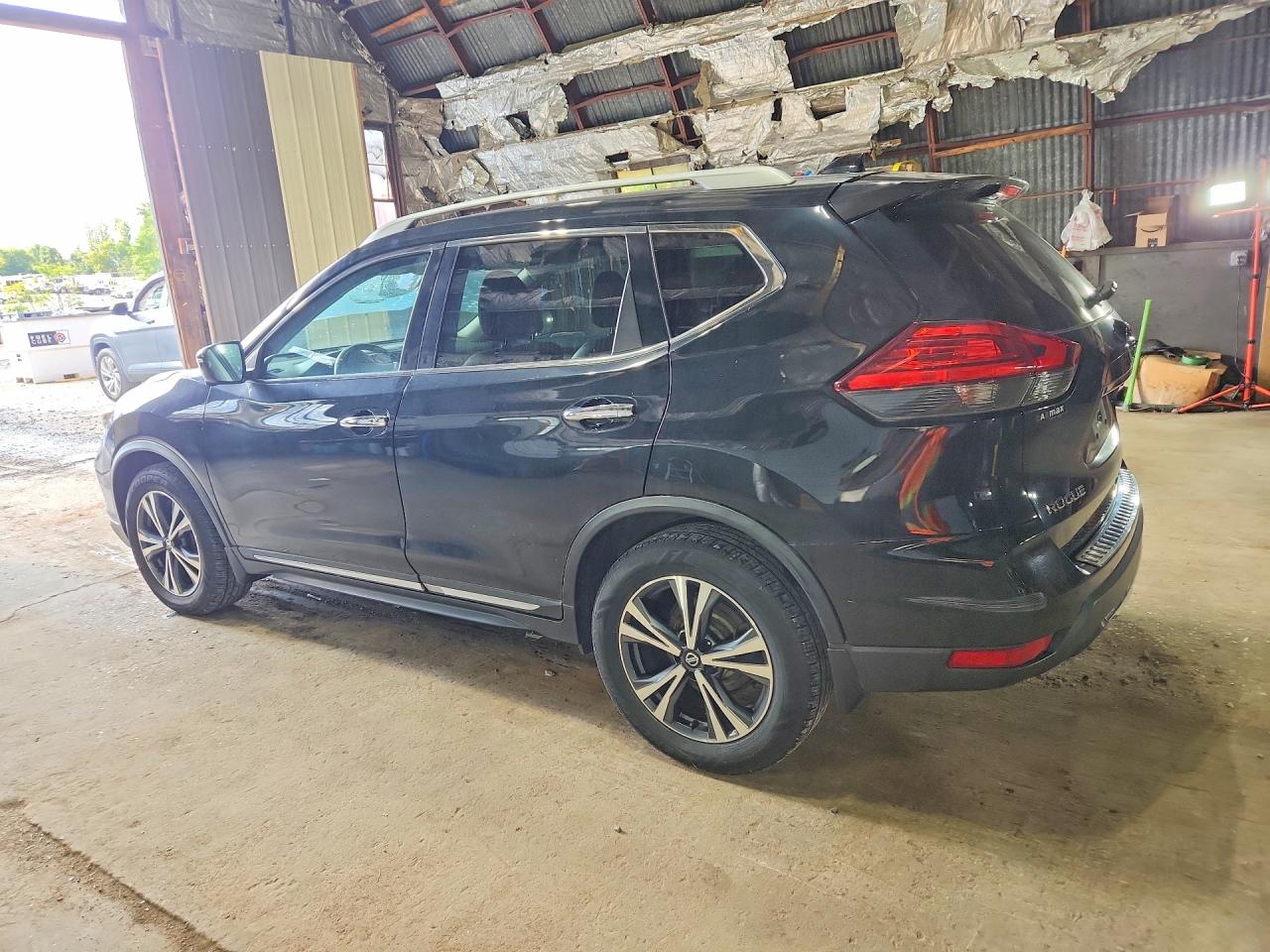 2017 NISSAN ROGUE SL — снимка 2
