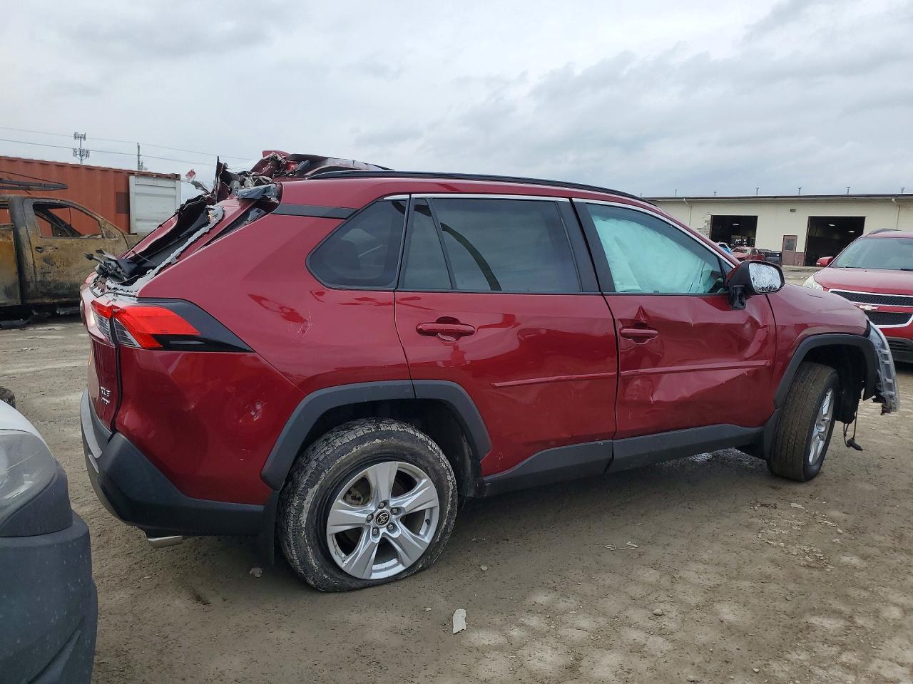 2021 TOYOTA RAV4 XLE — снимка 3