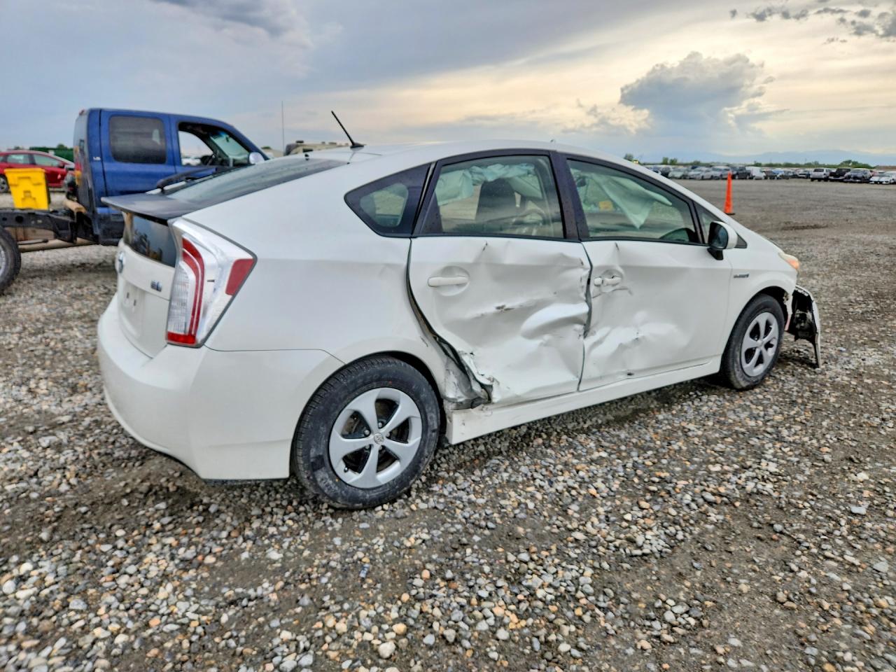 2015 TOYOTA PRIUS TWO — снимка 3