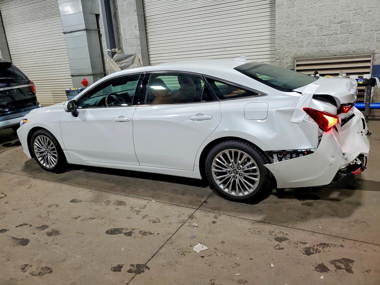 2020 TOYOTA AVALON LIMITED — снимка 2
