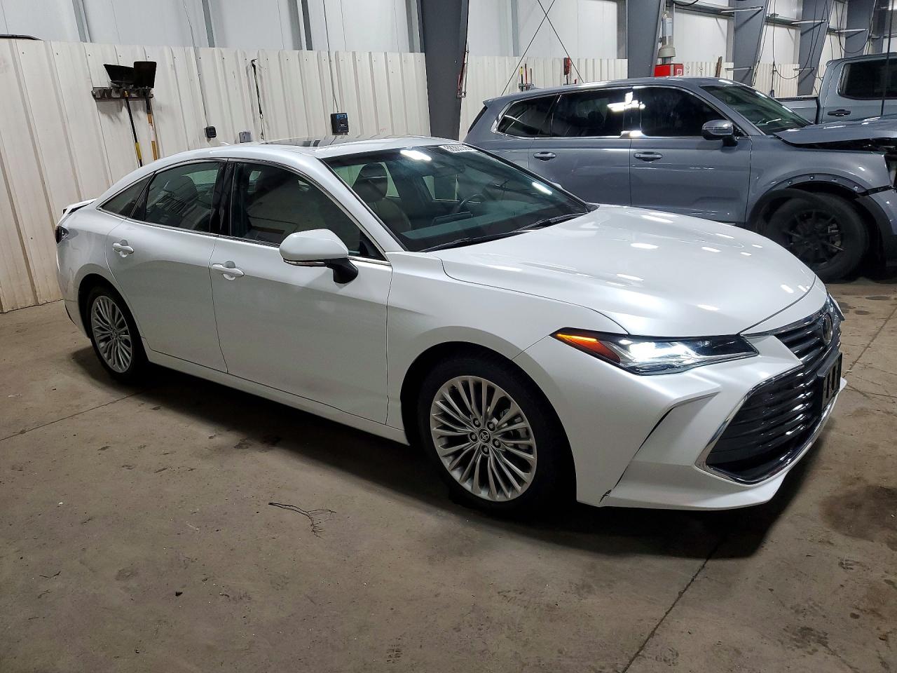 2020 TOYOTA AVALON LIMITED — снимка 4