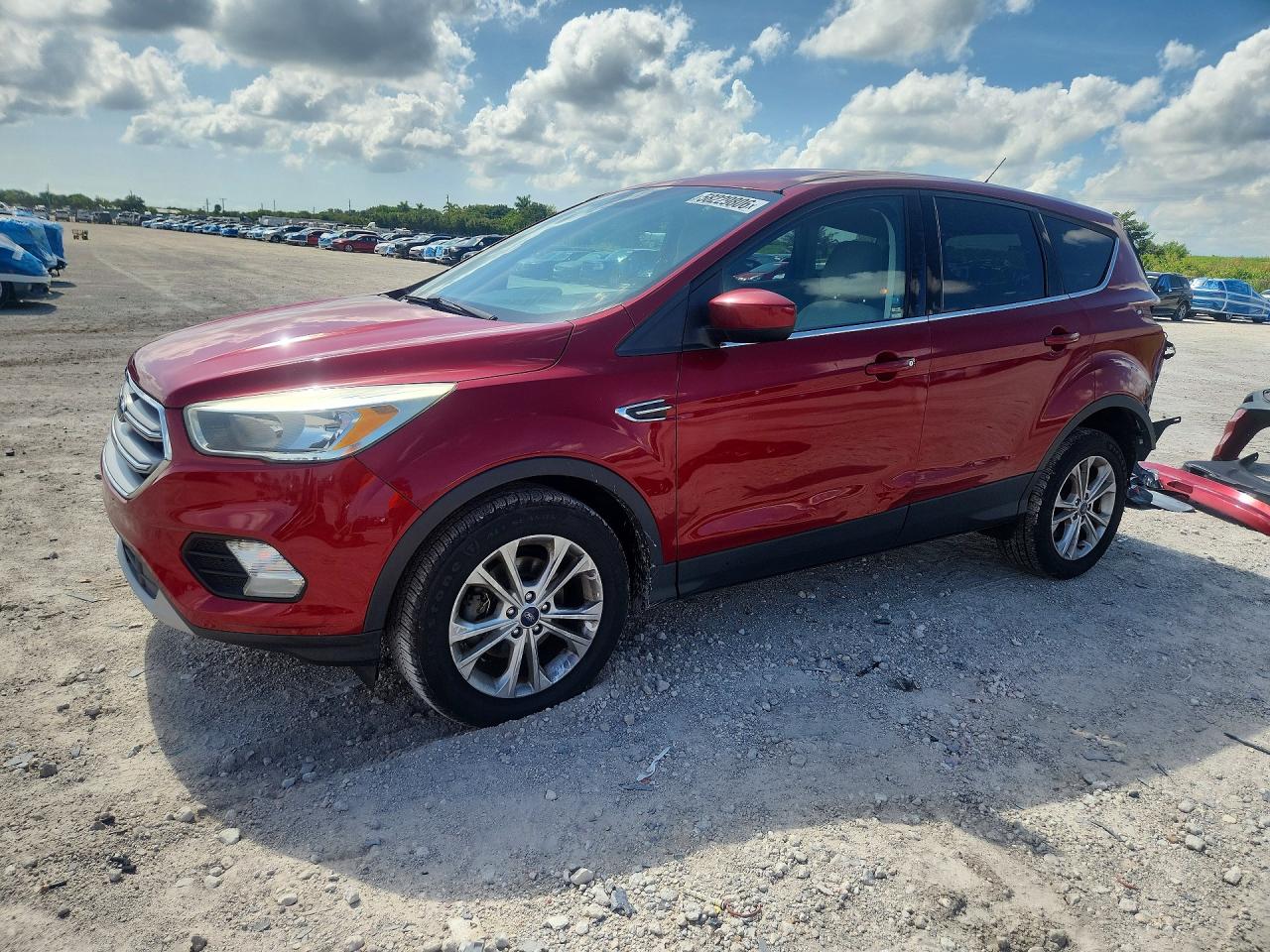 2017 FORD ESCAPE SE
