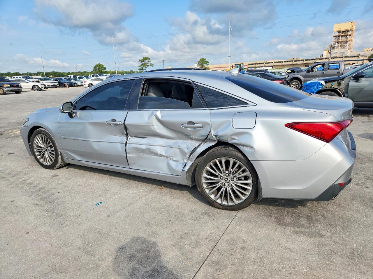 2020 TOYOTA AVALON LIMITED — снимка 2