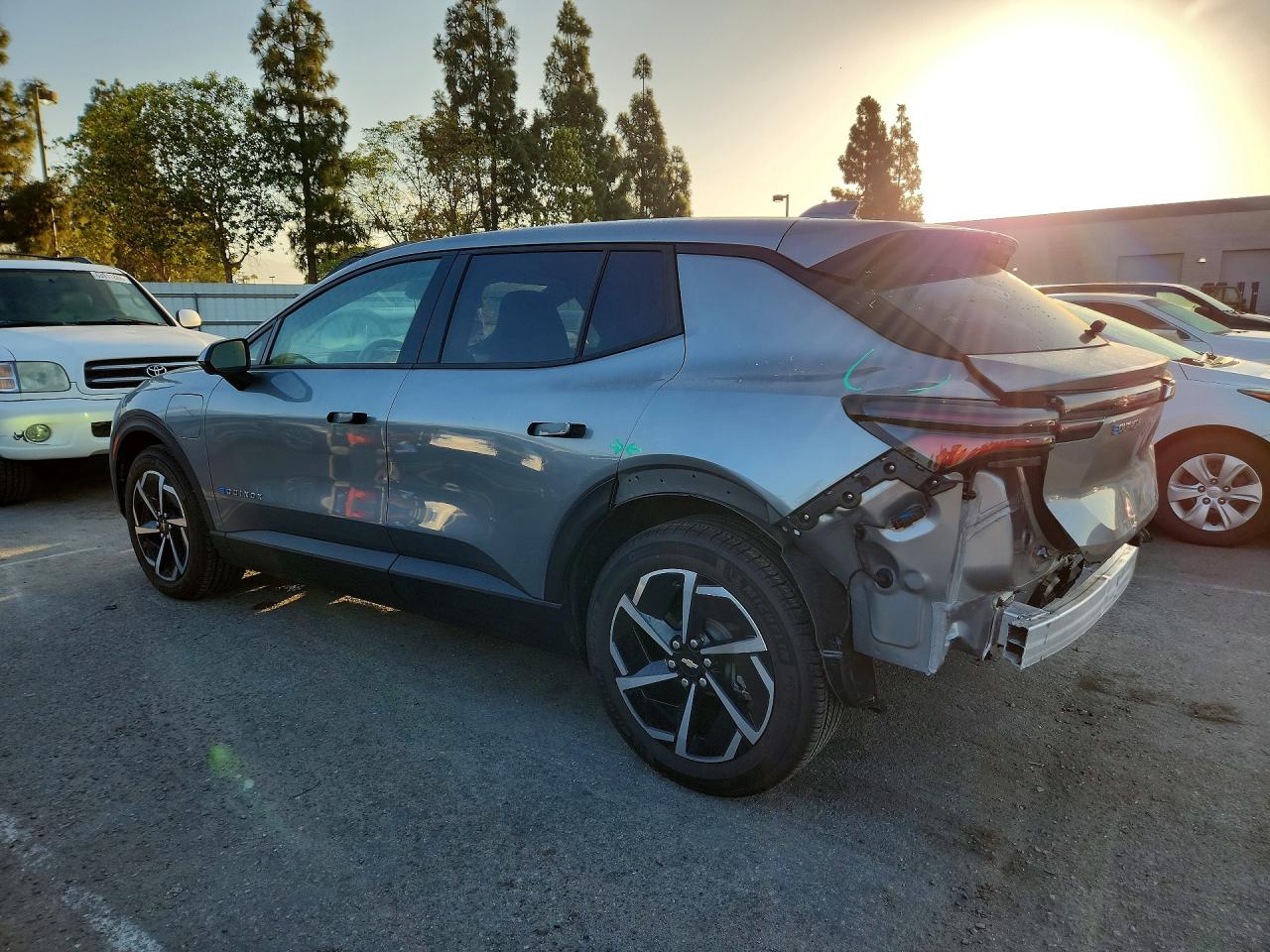 2025 CHEVROLET EQUINOX LT — снимка 2