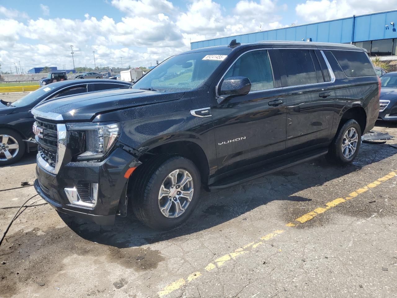 2023 GMC YUKON XL K1500 SLE