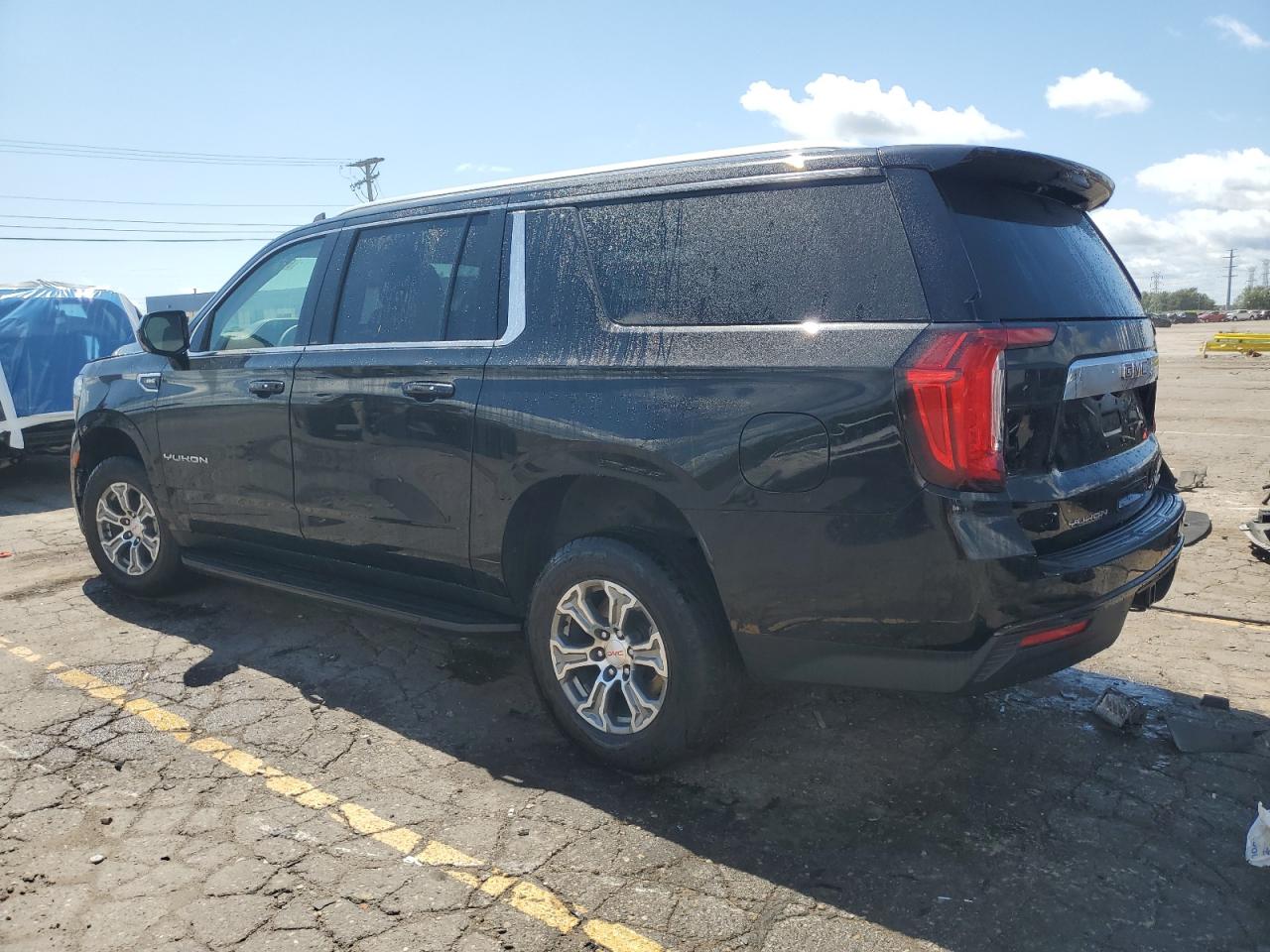 2023 GMC YUKON XL K1500 SLE — снимка 2